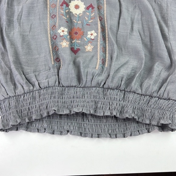 Mine  embroidered off the shoulder Peasant farmhouse top - Picture 4 of 10